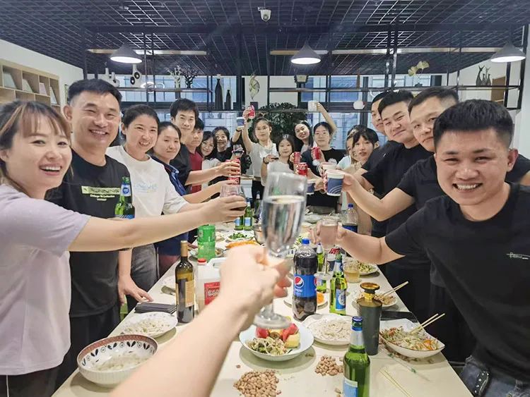滄州智博十八周年團(tuán)建活動(dòng)--風(fēng)華歲月，感恩同行